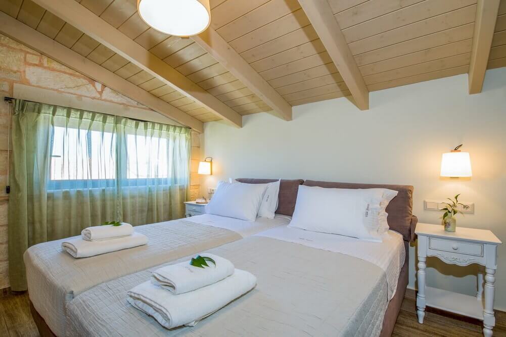 Dachboden : Schlafzimmer mit zwei Einzelbetten (Möglichkeit, ein Kingsize-Bett zu verbinden)
